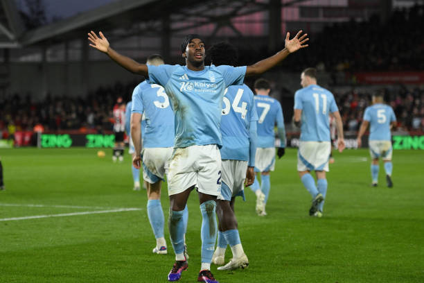 支持者以其 支持者以其